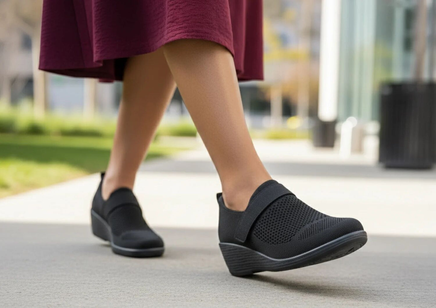 Eve – Zeitlose Eleganz in sattem Schwarz