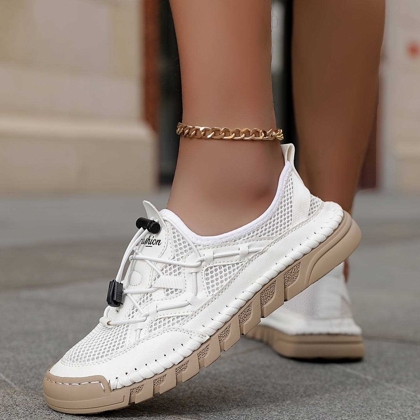 Elara – Der atmungsaktive Komfortschuh