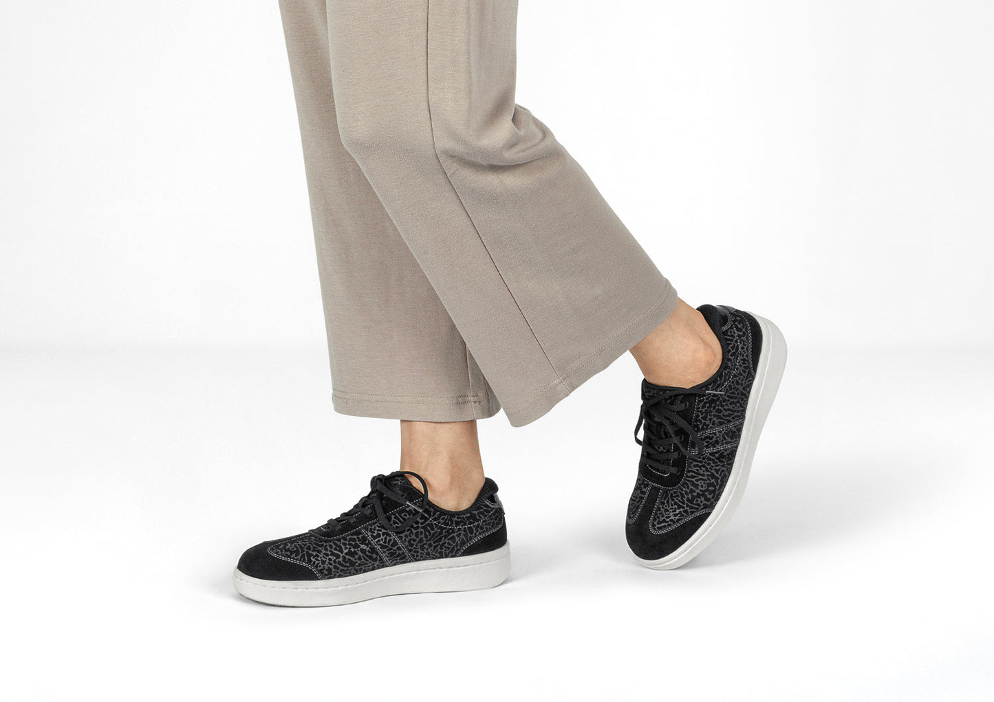 Carla - Komfortable Orthopädische Sneaker