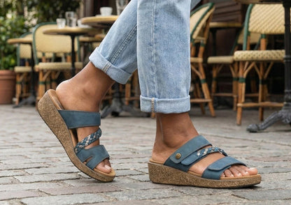 Carrie – Frische Eleganz in stilvollem Blau