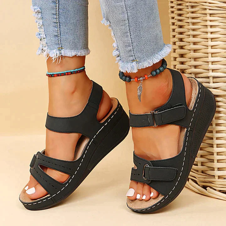 Sandy - Bequeme Orthopädische Sandalen mit Keilabsatz