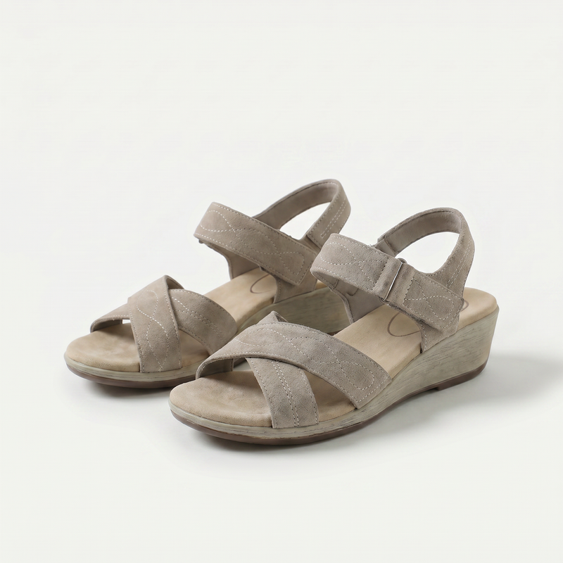 Holly – Warme Eleganz in sanftem Taupe