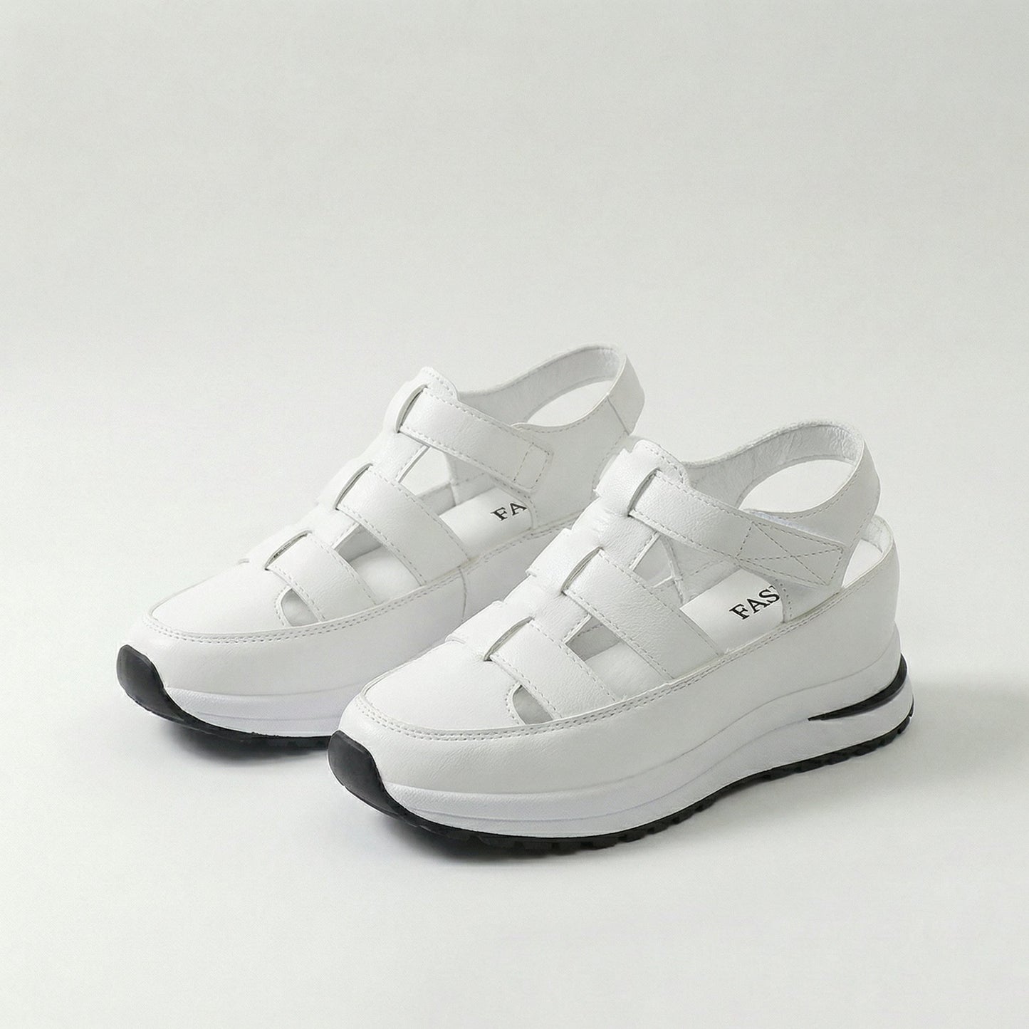Lone - Perfekt bequeme Sandalen